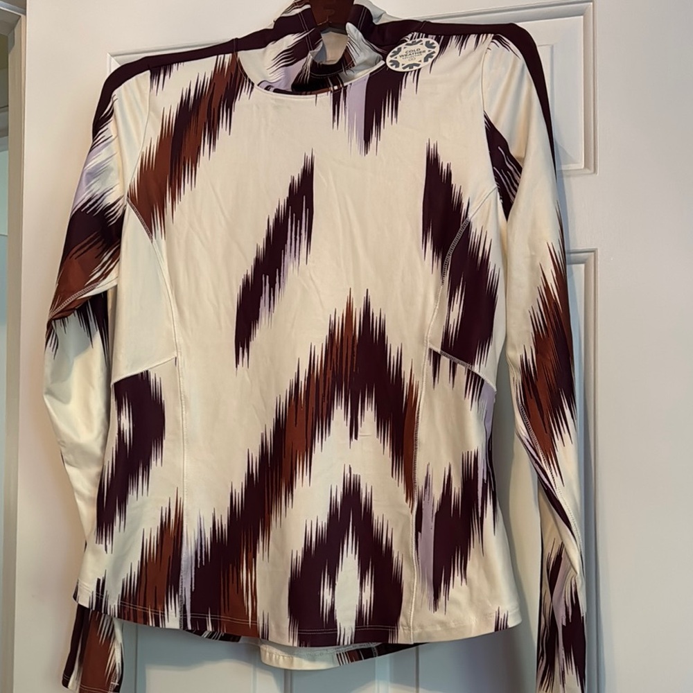 CALIA by Carrie Underwood Brown and Cream Fitted Blouse with Geometric Graphic